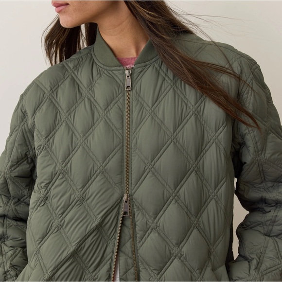 Marine Layer Marina Quilted Oversized Bomber XS in Green Olive New with tags nwt - Picture 3 of 4